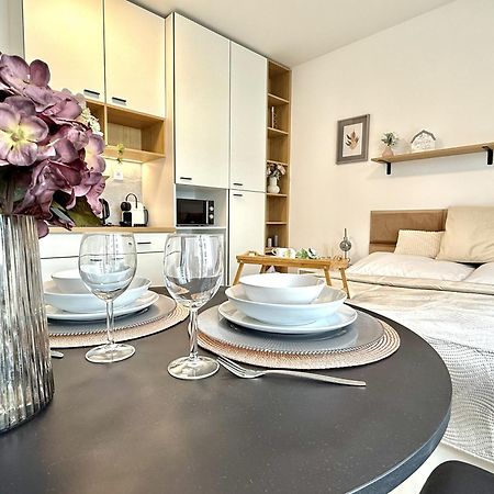 City Relax Apartments With Free Parking, 10 Mins Walk To City Centre Brno Exterior foto